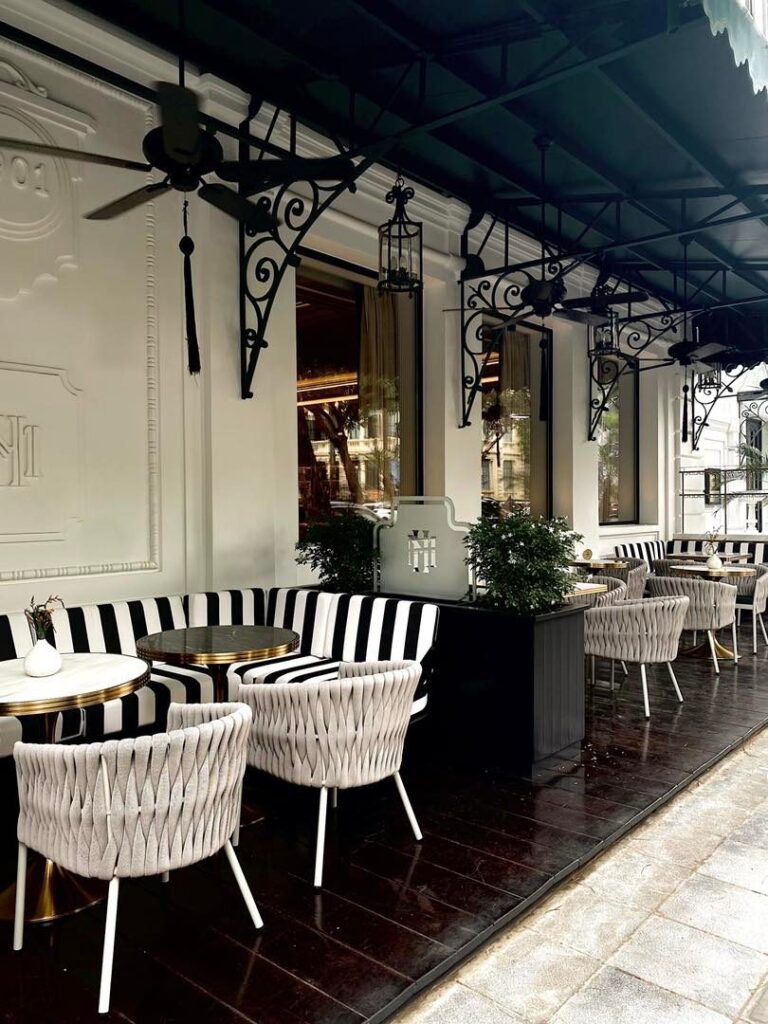 Sofitel Legend Metropole Hanoi  cafe
