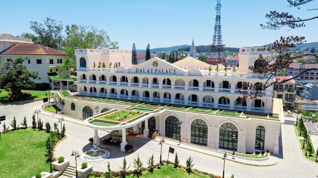 Da Lat Travel - Dalat Palace Heritage Hotel