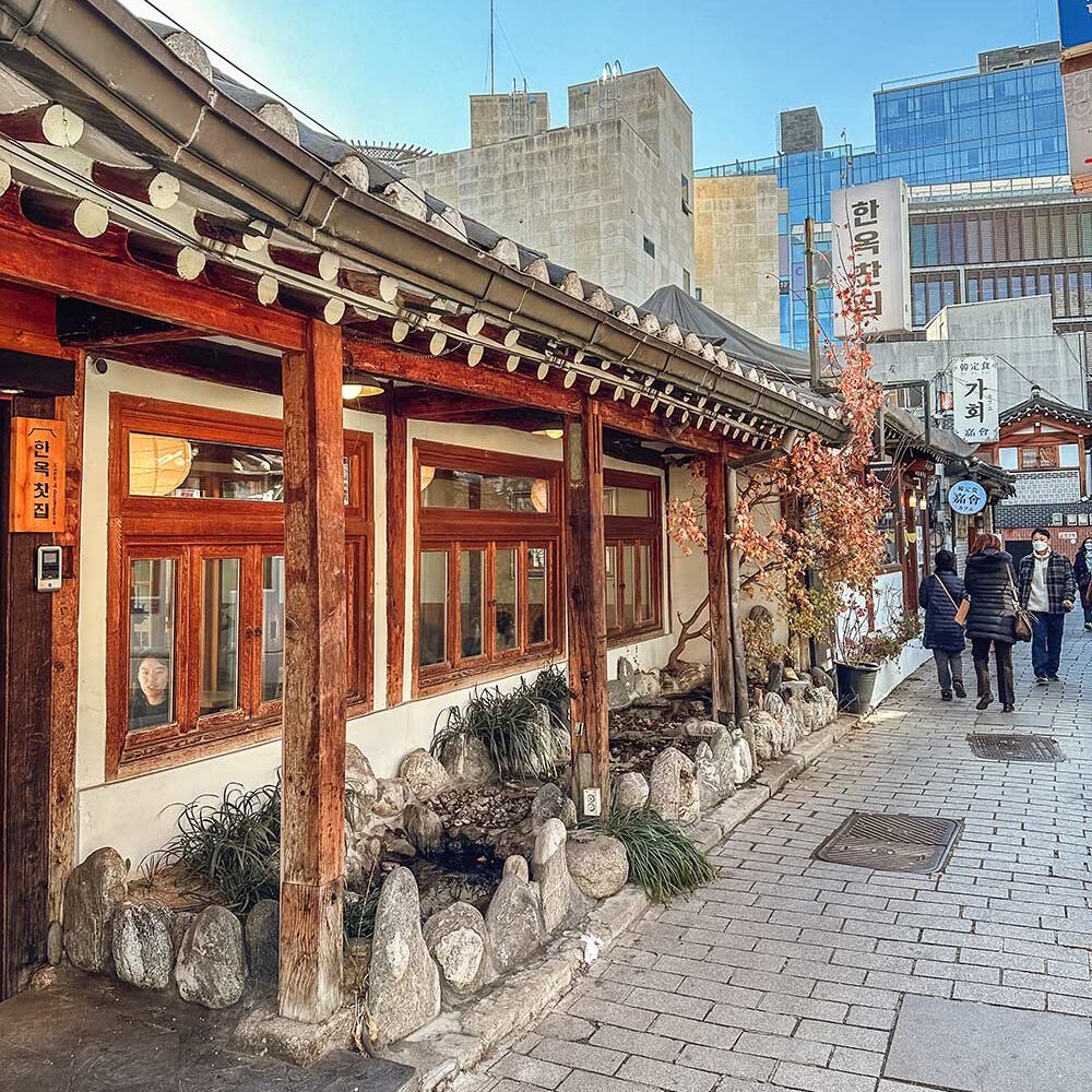 Best Areas to Stay in Seoul for Tourist insadong