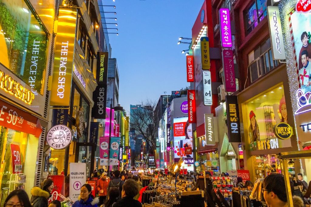 Best Areas to Stay in Seoul for Tourist hongdae