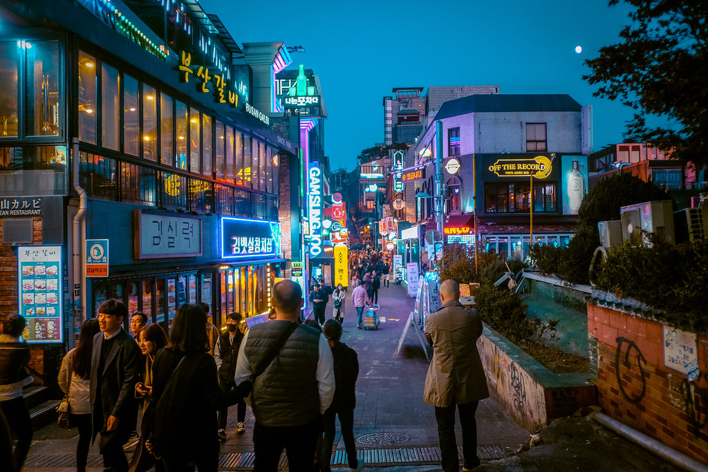 Best Areas to Stay in Seoul for Tourist itaewon